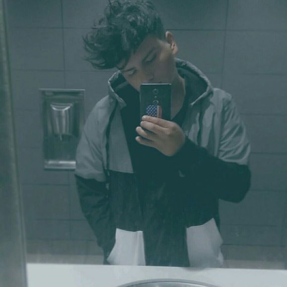 Meet your Posher, Julio - Picture 1 of 1